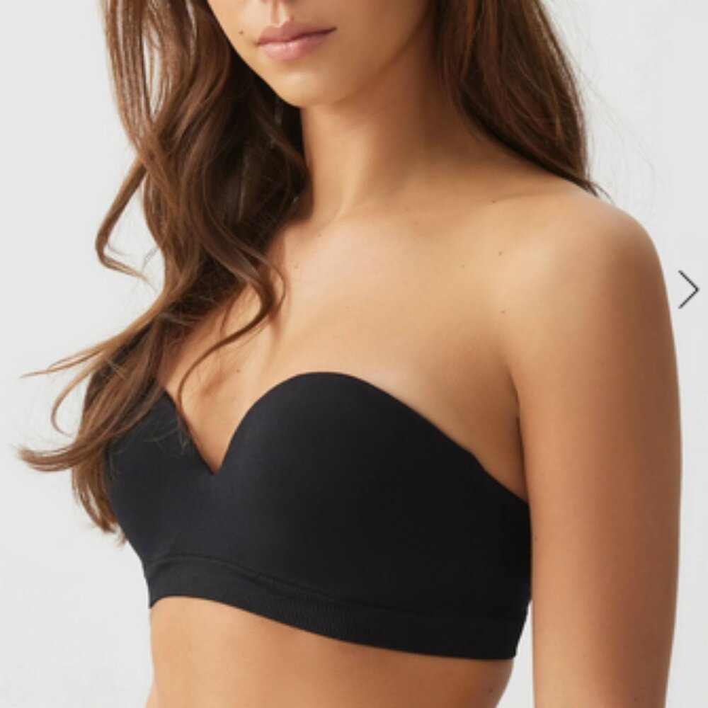 Bundle Lot of 2 Seamless Strapless Bras in Nude / Black SIZE Medium (34C / 36B)